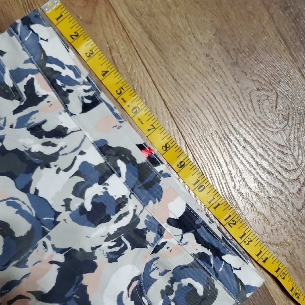 SPANX Blue and Cream Jeggings with Comfort Fit - Picture 6 of 9